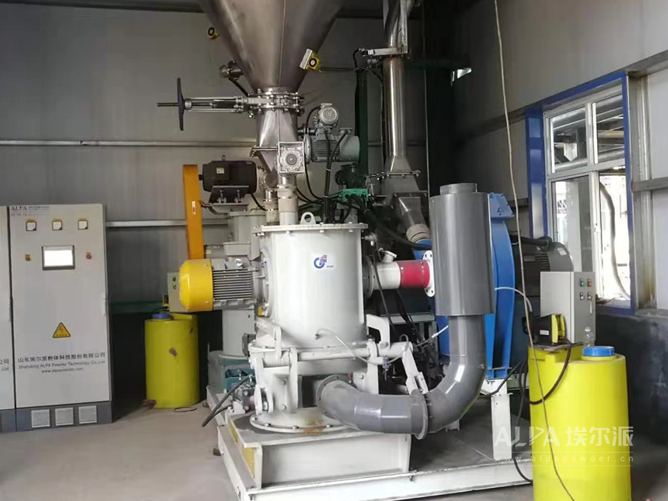 TSM<a href=http://m.lawnandtreecareservices.com/chanpin/144.html target=_blank class=infotextkey><a href=http://m.lawnandtreecareservices.com/chanpin/145.html target=_blank class=infotextkey>小蘇打</a></a>粉碎機(jī)設(shè)備實(shí)例圖